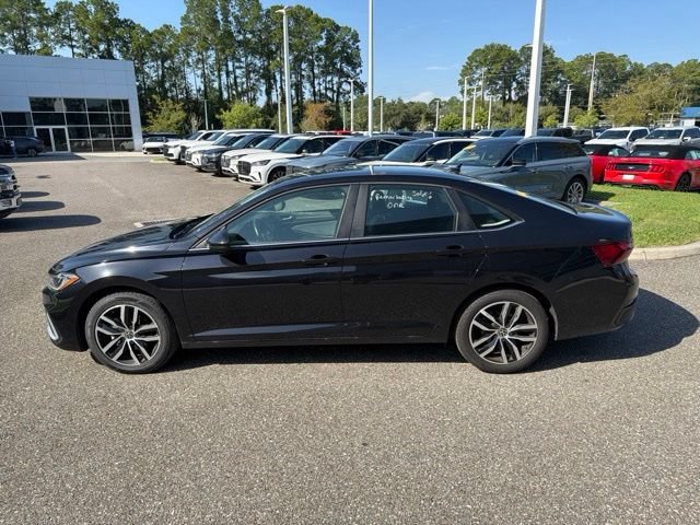 Used 2025 Volkswagen Jetta SE FWD image 15