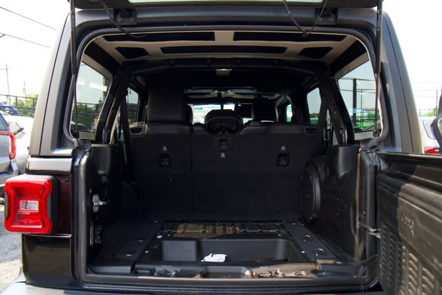 Used 2019 Jeep Wrangler Unlimited Sahara w/ Dual Top Group AWD/4WD image 26