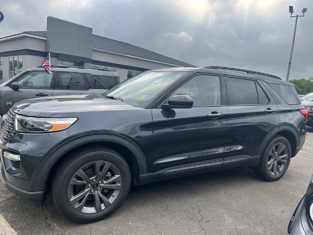 Certified 2022 Ford Explorer XLT w/ Equipment Group 202A