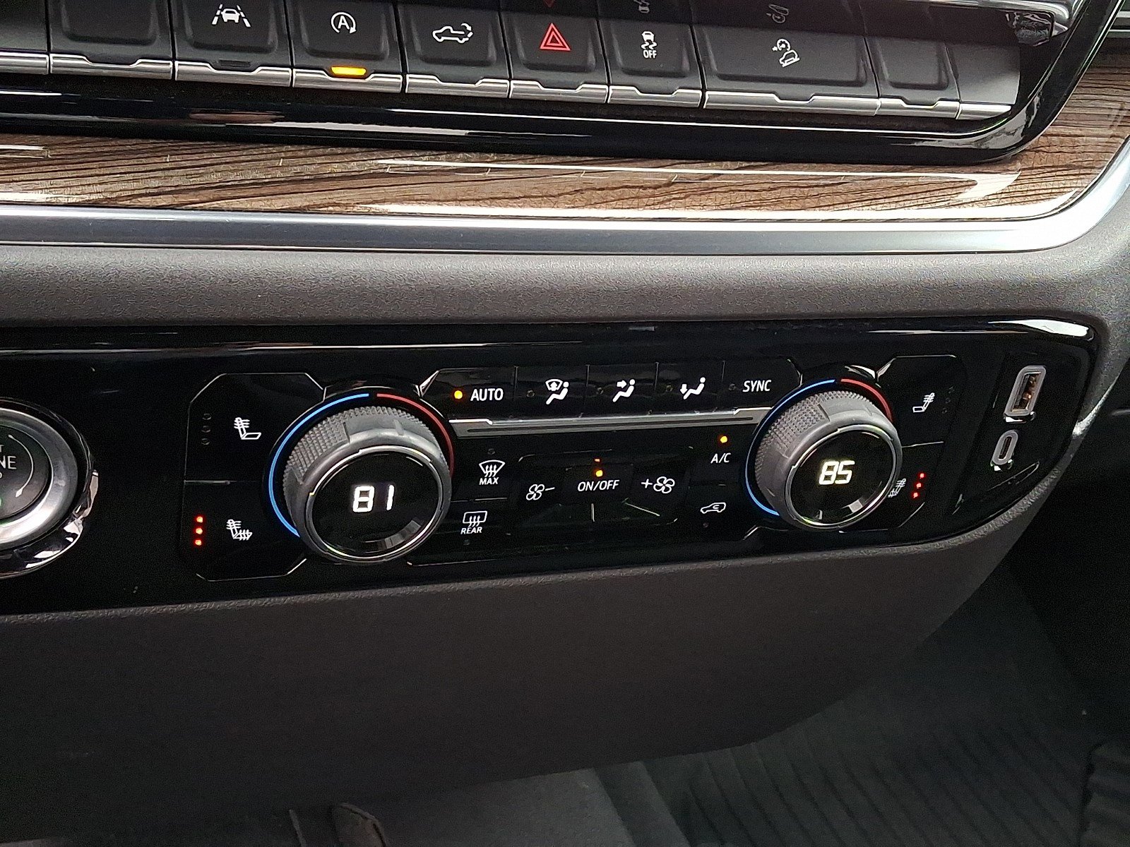 Used 2024 Chevrolet Silverado 1500 LT Trail Boss w/ Dark Appearance Package image 15