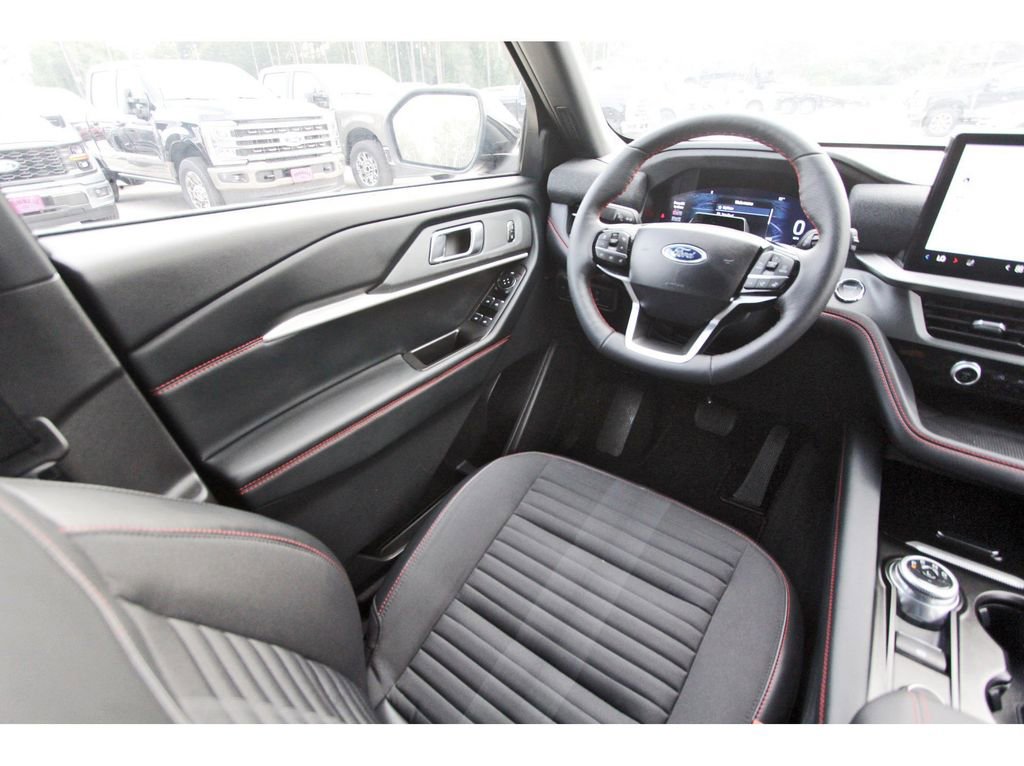 Certified 2025 Ford Explorer ST-Line RWD image 12