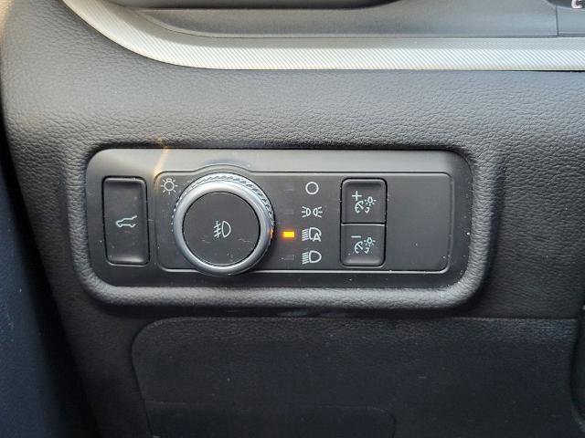 Certified 2022 Ford Explorer XLT w/ Equipment Group 202A image 27