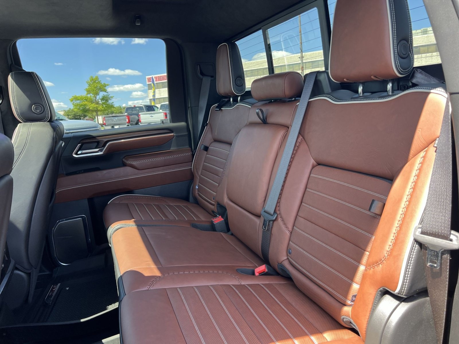 Used 2024 GMC Sierra 2500 Denali Ultimate AWD/4WD image 25