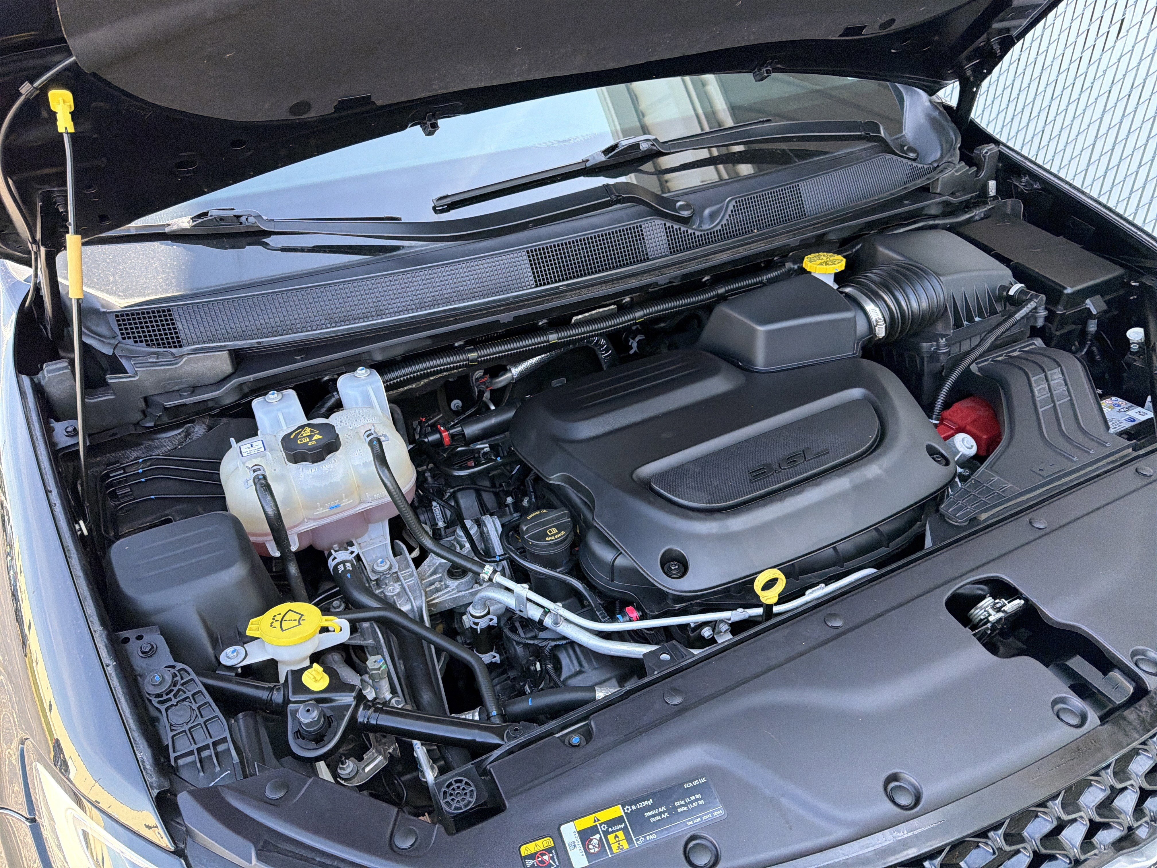 Used 2025 Chrysler Pacifica Select image 51