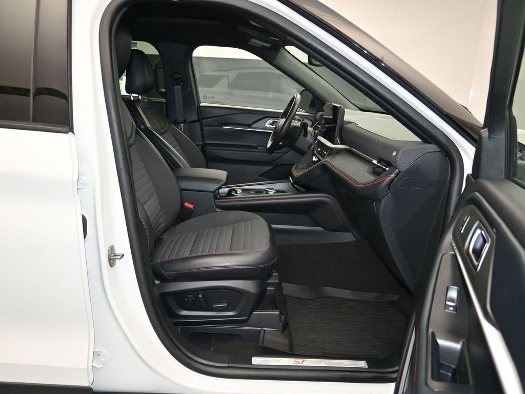Certified 2025 Ford Explorer ST-Line w/ Premium Package image 44