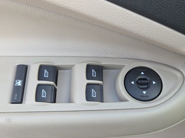 Certified 2017 Ford Escape SE image 21