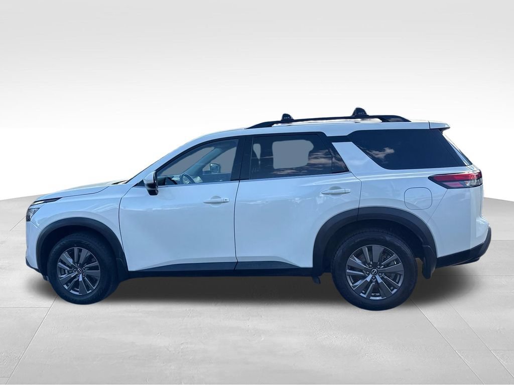 Used 2022 Nissan Pathfinder SV w/ SV Black Package FWD image 6