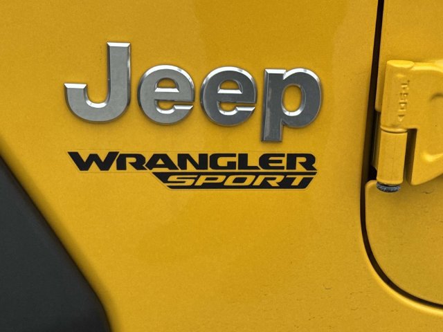 Used 2021 Jeep Wrangler Sport AWD/4WD image 7