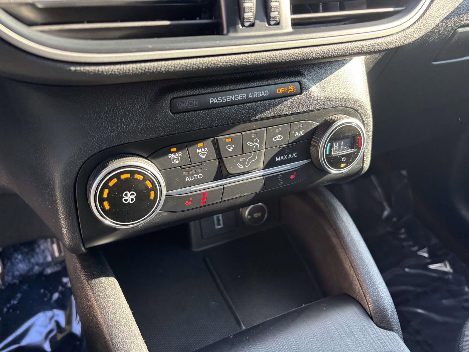 Certified 2020 Ford Escape SE image 24