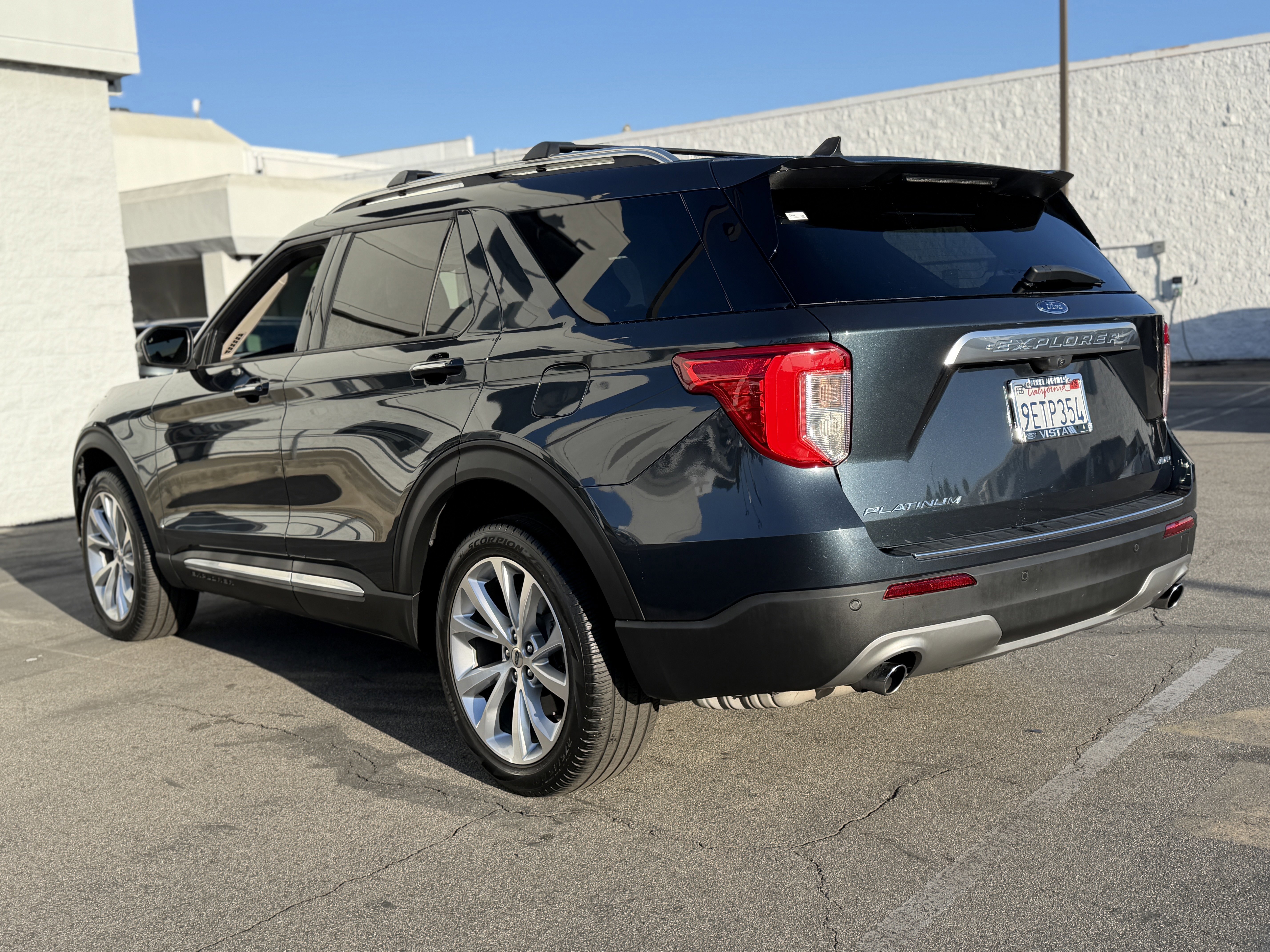 Certified 2023 Ford Explorer Platinum image 3