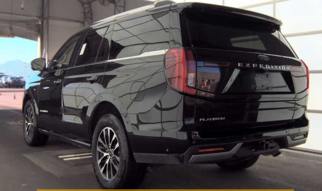 Certified 2025 Ford Expedition Platinum AWD/4WD image 7