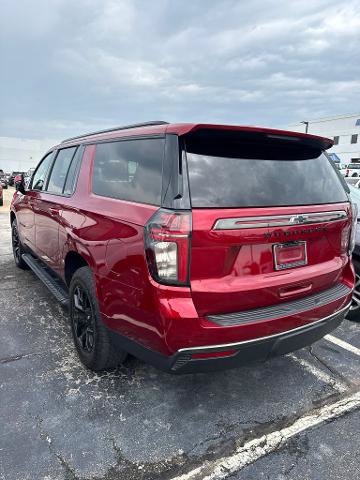 Used 2022 Chevrolet Suburban Z71 w/ Luxury Package AWD/4WD image 4