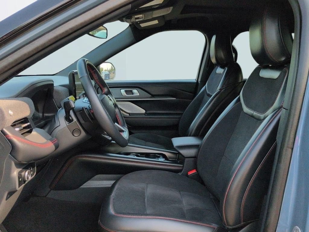 Certified 2025 Ford Explorer ST AWD/4WD image 13
