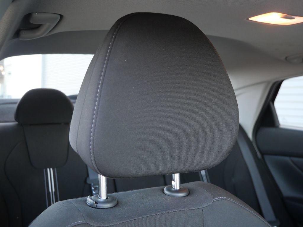 Used 2025 Hyundai Elantra SEL FWD image 18