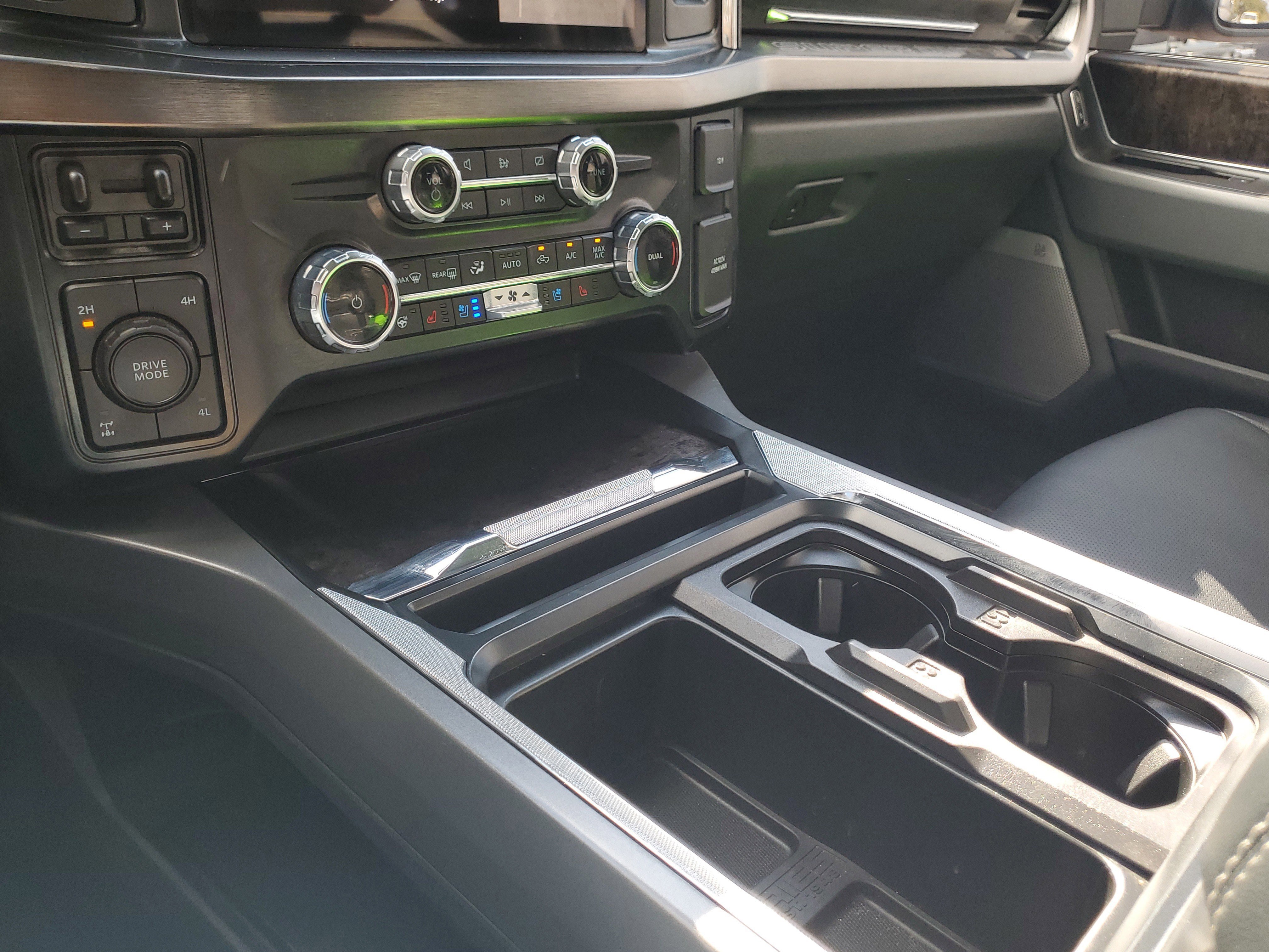 Certified 2024 Ford F250 Lariat w/ Lariat Ultimate Package image 28