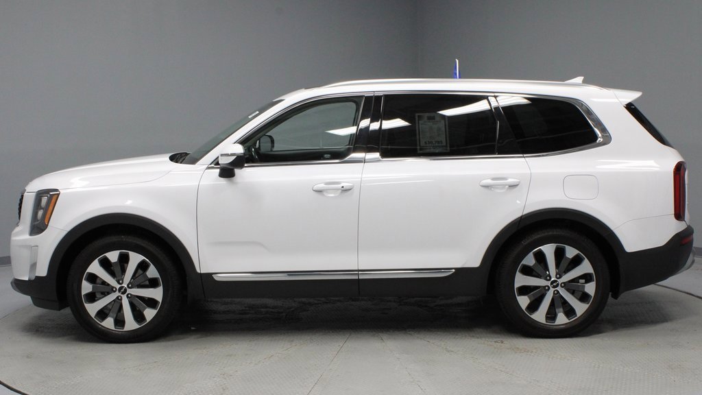 Used 2022 Kia Telluride EX w/ EX Premium Package image 2