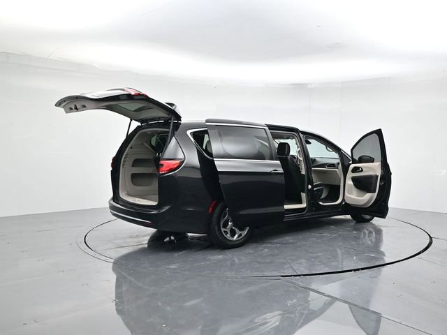 Used 2024 Chrysler Pacifica Limited image 50