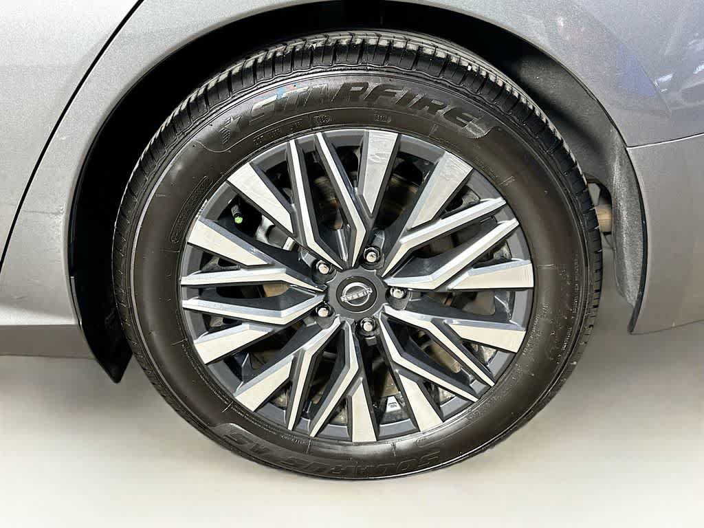 Used 2024 Nissan Altima 2.5 SV FWD image 8