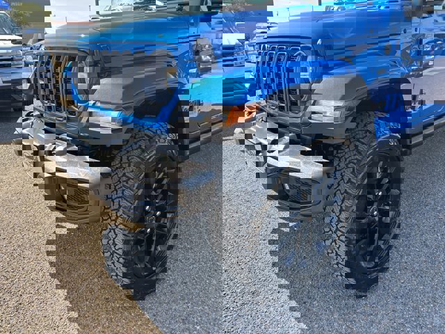 Used 2025 Jeep Gladiator Sport image 7