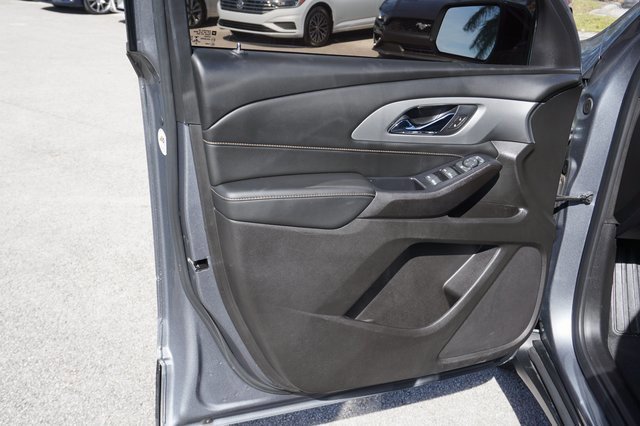 Used 2021 Chevrolet Traverse LS image 19