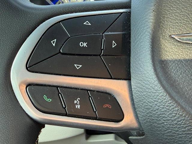 Used 2022 Chrysler Voyager LX image 14