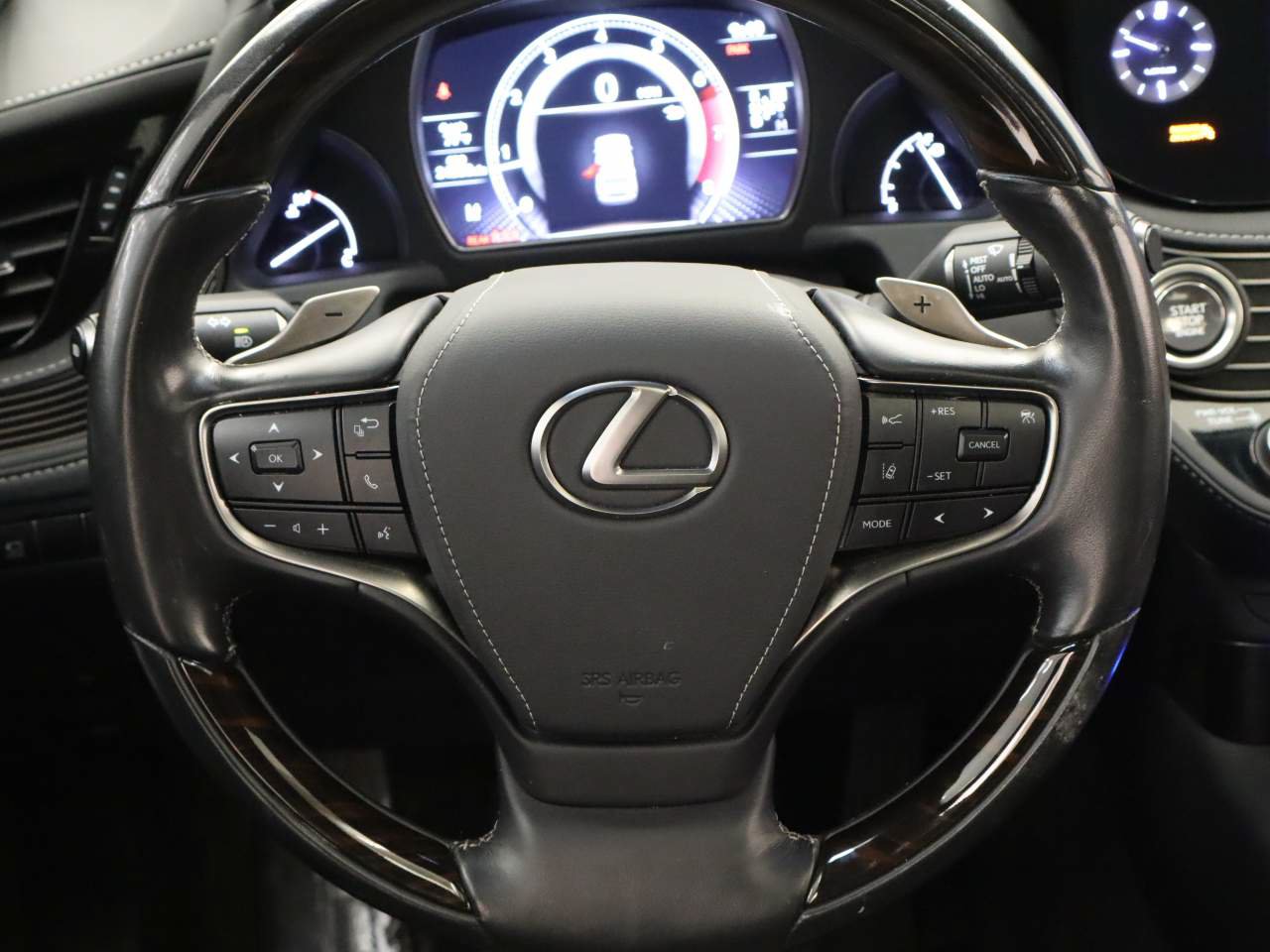 Used 2022 Lexus LS 500 w/ Interior Upgrade Package RWD image 15