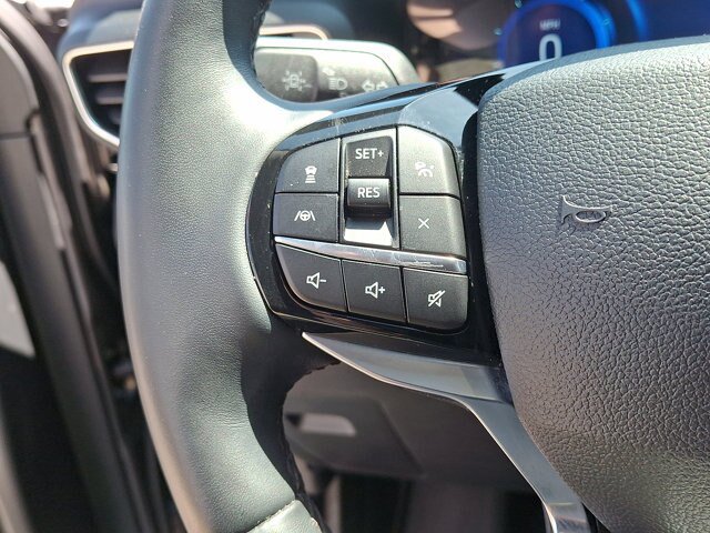 Certified 2023 Ford Explorer Platinum w/ Technology Package AWD/4WD image 9