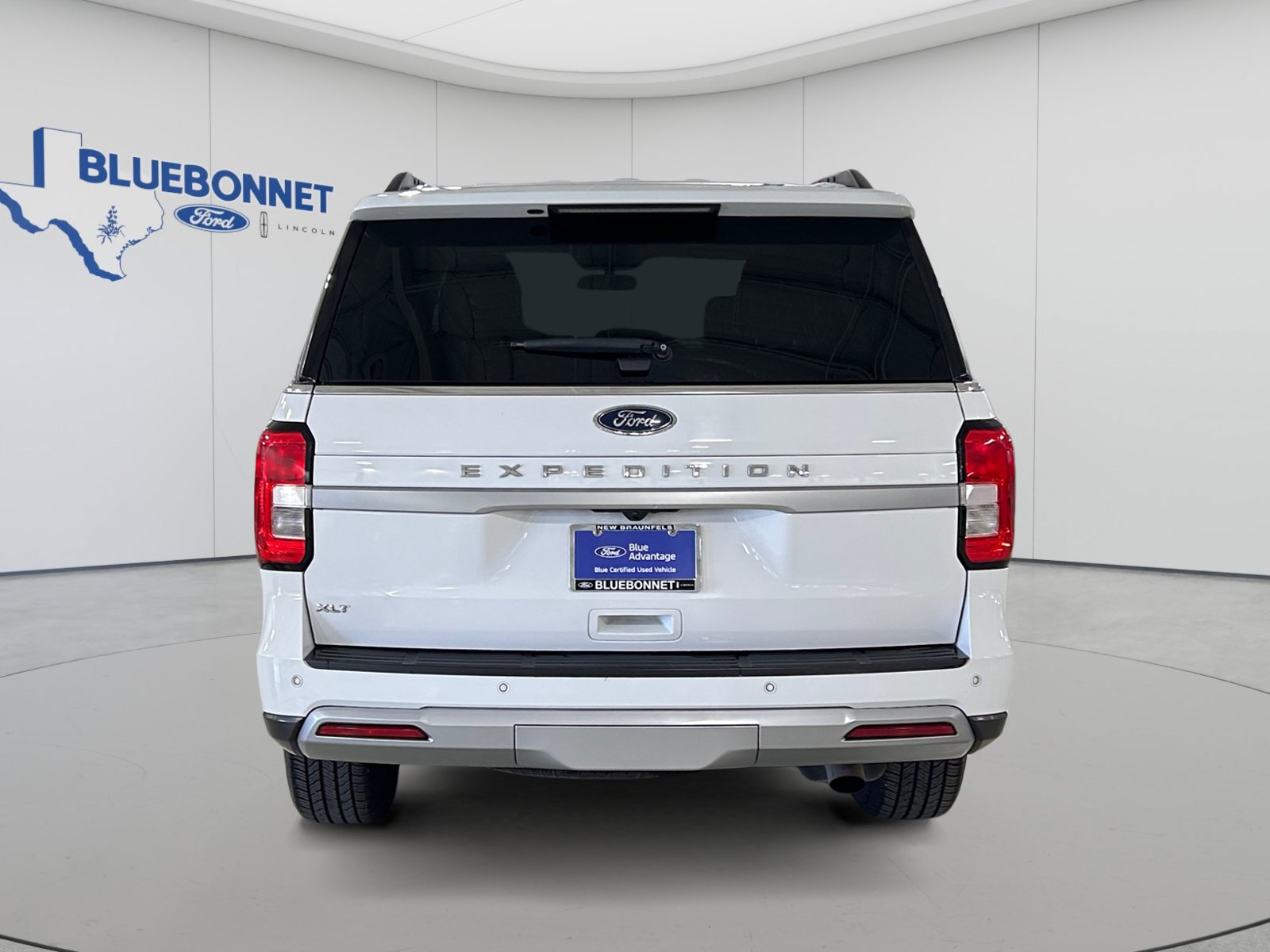 Certified 2024 Ford Expedition XLT RWD image 6