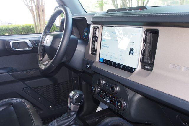 Certified 2025 Ford Bronco Outer Banks w/ Sasquatch Package AWD/4WD image 10