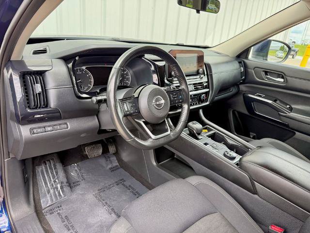 Used 2022 Nissan Pathfinder SV AWD/4WD image 10