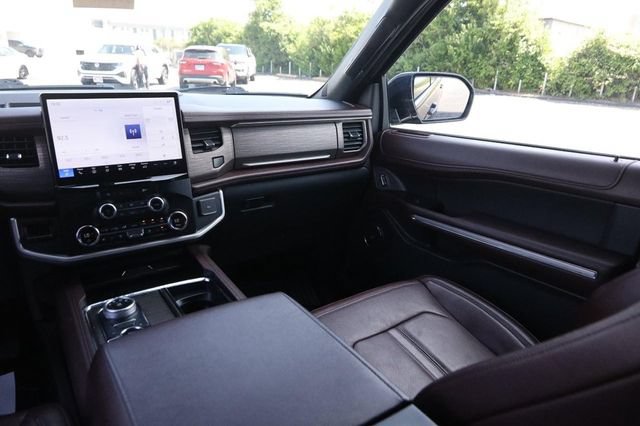 Certified 2024 Ford Expedition Max Limited AWD/4WD image 30