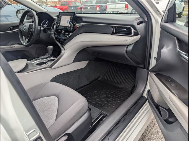 Used 2023 Toyota Camry LE image 19