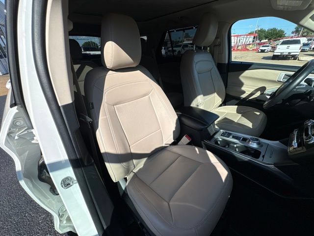 Certified 2023 Ford Explorer XLT w/ Equipment Group 202A RWD image 22