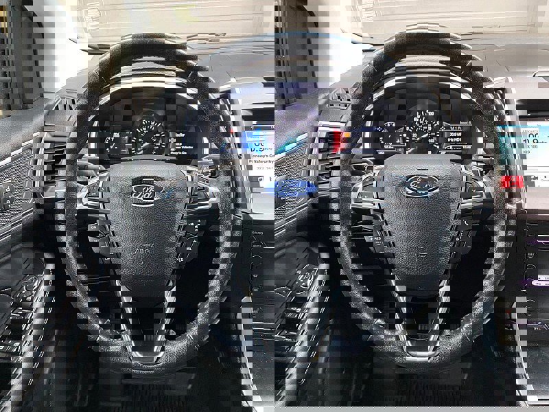 Certified 2018 Ford Edge Titanium w/ Technology Package image 18