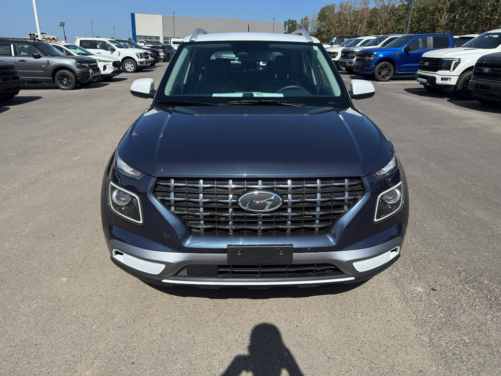Used 2024 Hyundai Venue Limited FWD image 2
