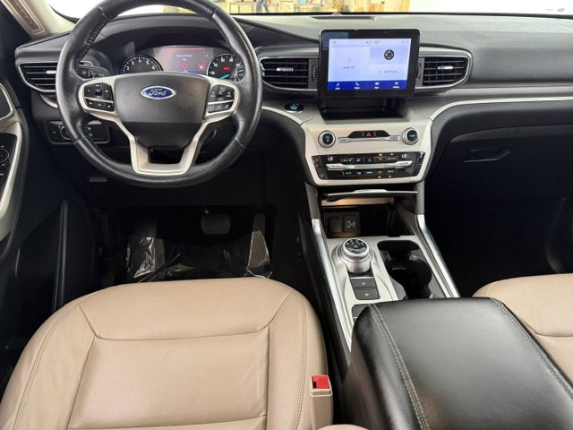 Certified 2021 Ford Explorer XLT w/ Equipment Group 202A RWD image 16