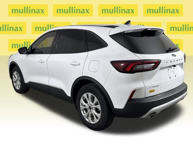 Certified 2025 Ford Escape Active w/ Cold Weather Package image 4