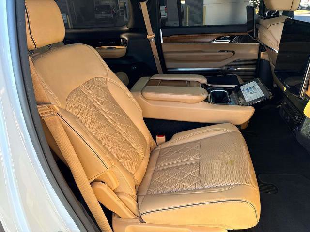 Used 2023 Jeep Grand Wagoneer L Series III w/ Rear Seat Video Group 1 image 9