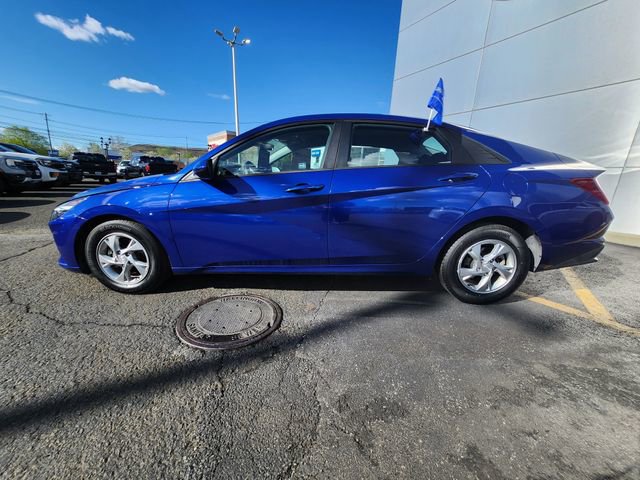 Used 2021 Hyundai Elantra SE FWD image 4