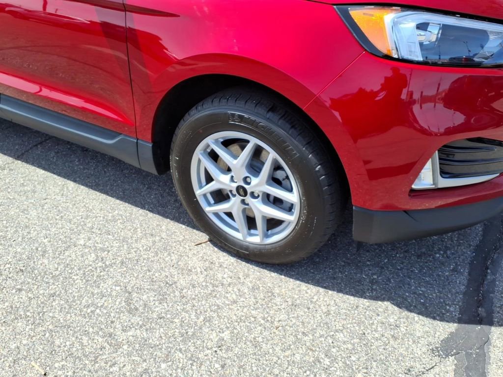 Certified 2024 Ford Edge SEL w/ Convenience Package AWD/4WD image 5