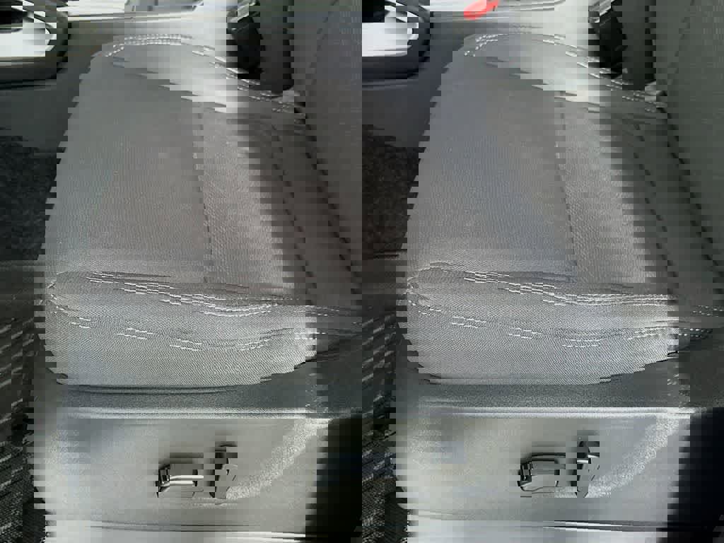 Used 2024 Nissan Frontier SV w/ Technology Package image 27