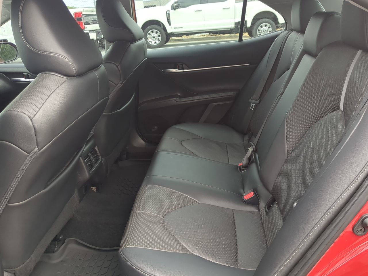 Used 2022 Toyota Camry XSE FWD image 11