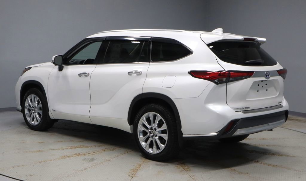 Used 2023 Toyota Highlander Limited image 8