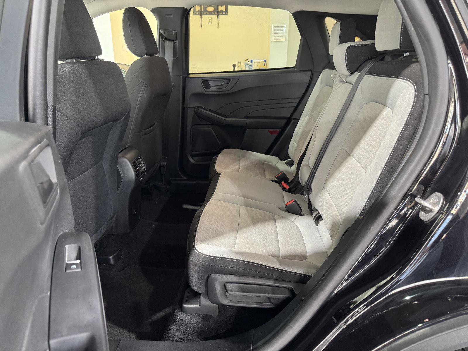 Certified 2025 Ford Escape Active w/ Cold Weather Package FWD image 29