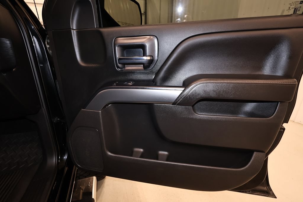 Used 2017 Chevrolet Silverado 1500 LT w/ All Star Edition AWD/4WD image 19