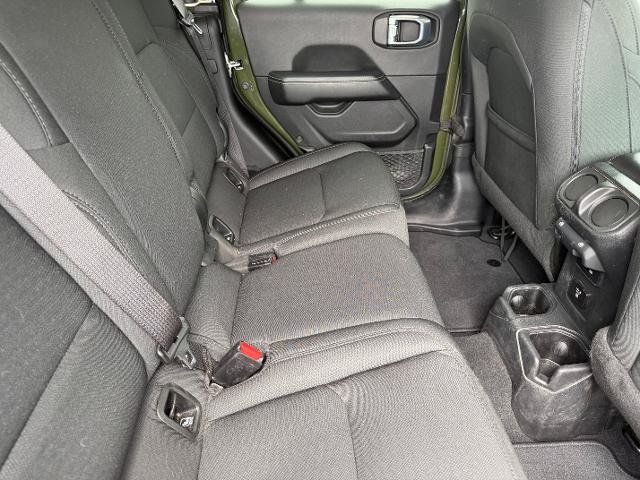 Used 2021 Jeep Gladiator Overland AWD/4WD image 12