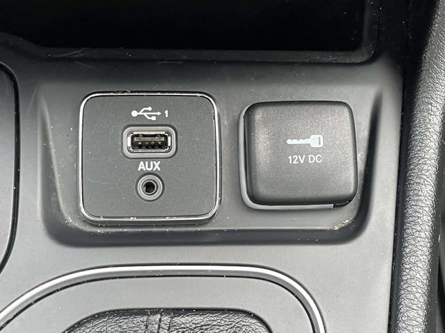 Used 2021 Jeep Cherokee Latitude Plus w/ Sun & Sound Group FWD image 29