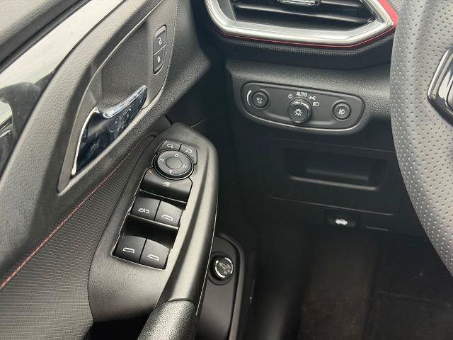 Used 2023 Chevrolet TrailBlazer RS w/ Sun and Liftgate Package FWD image 15