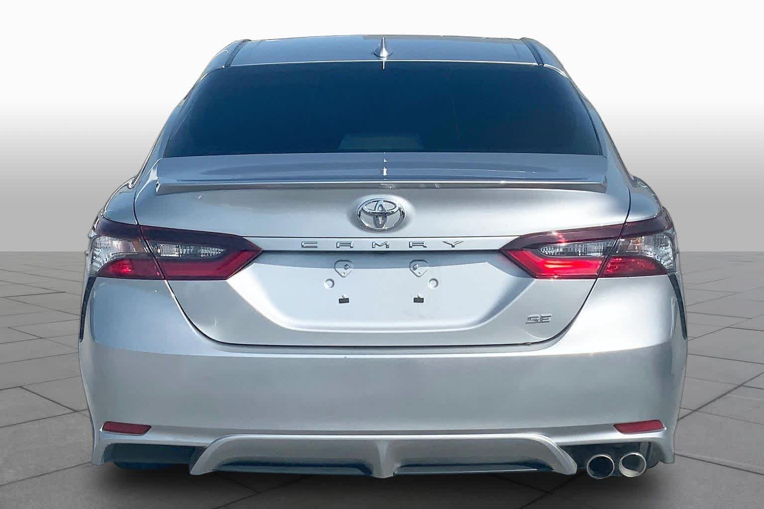 Used 2024 Toyota Camry SE FWD image 5