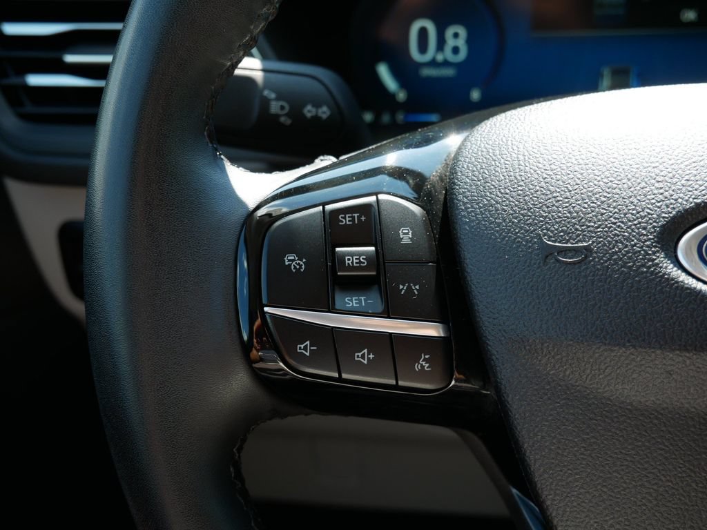 Certified 2023 Ford Escape Platinum AWD/4WD image 17